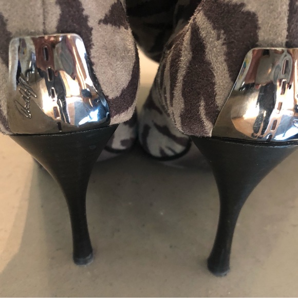 Donald J Pliner Stretch Boot size 7 - Picture 4 of 5